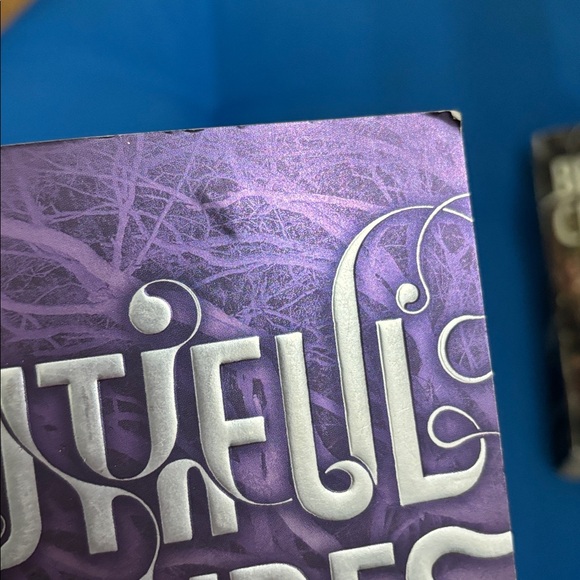 Beautiful Creatures Set Of Five Four Soft Cover One Hard Cover NWOTS - Picture 10 of 16